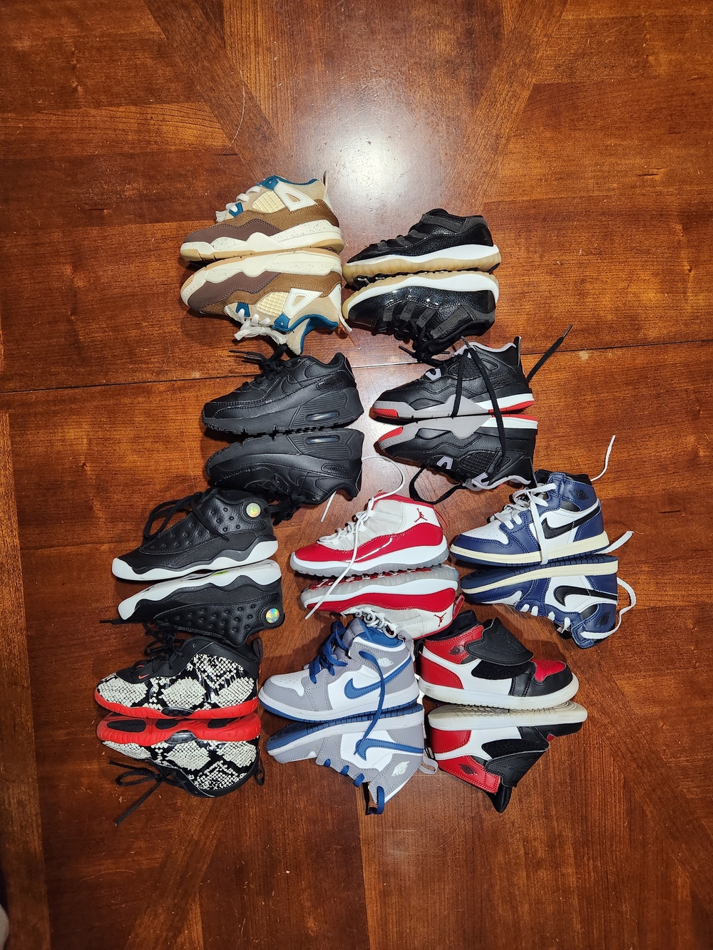 10C Bundle 8 Jordans, 1 Foamposite & 1 Nike 90s Selling Together!